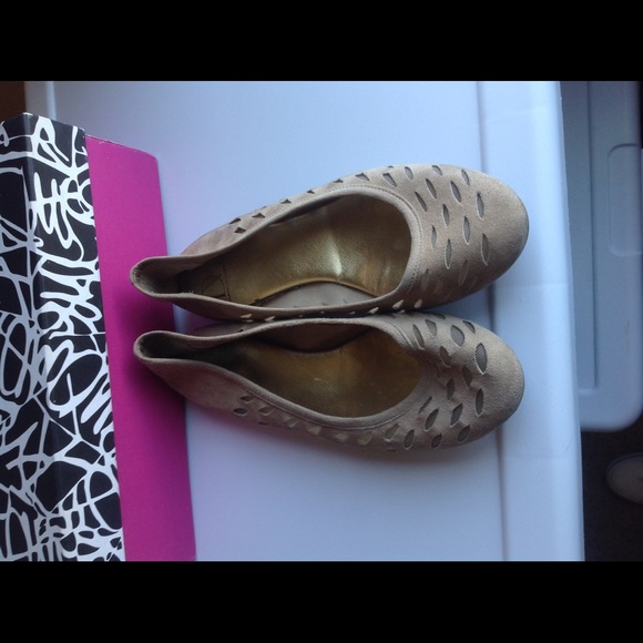 Diane Von Furstenberg Flats - Picture 2 of 5